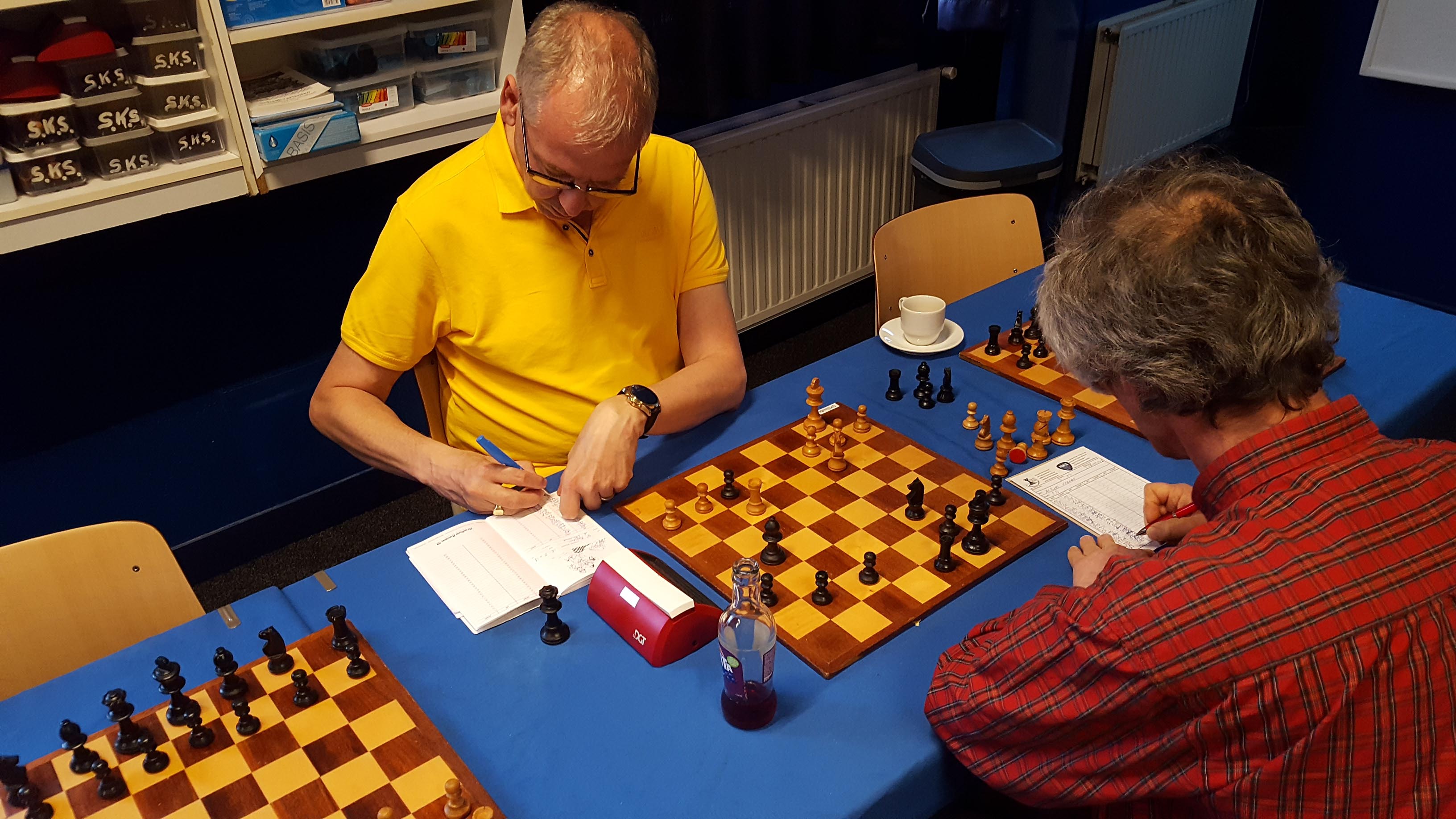 1819 competitie 33 02